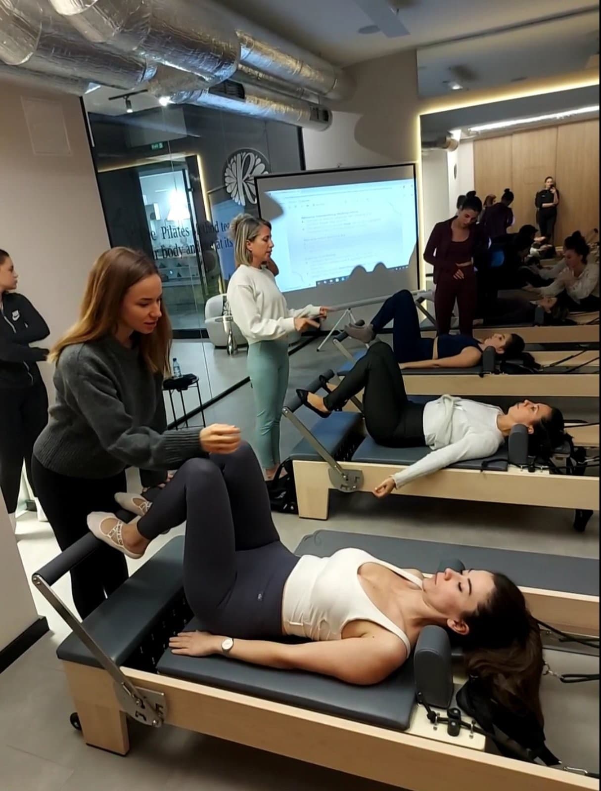 Photo from a previous Reformer intensive course (2)